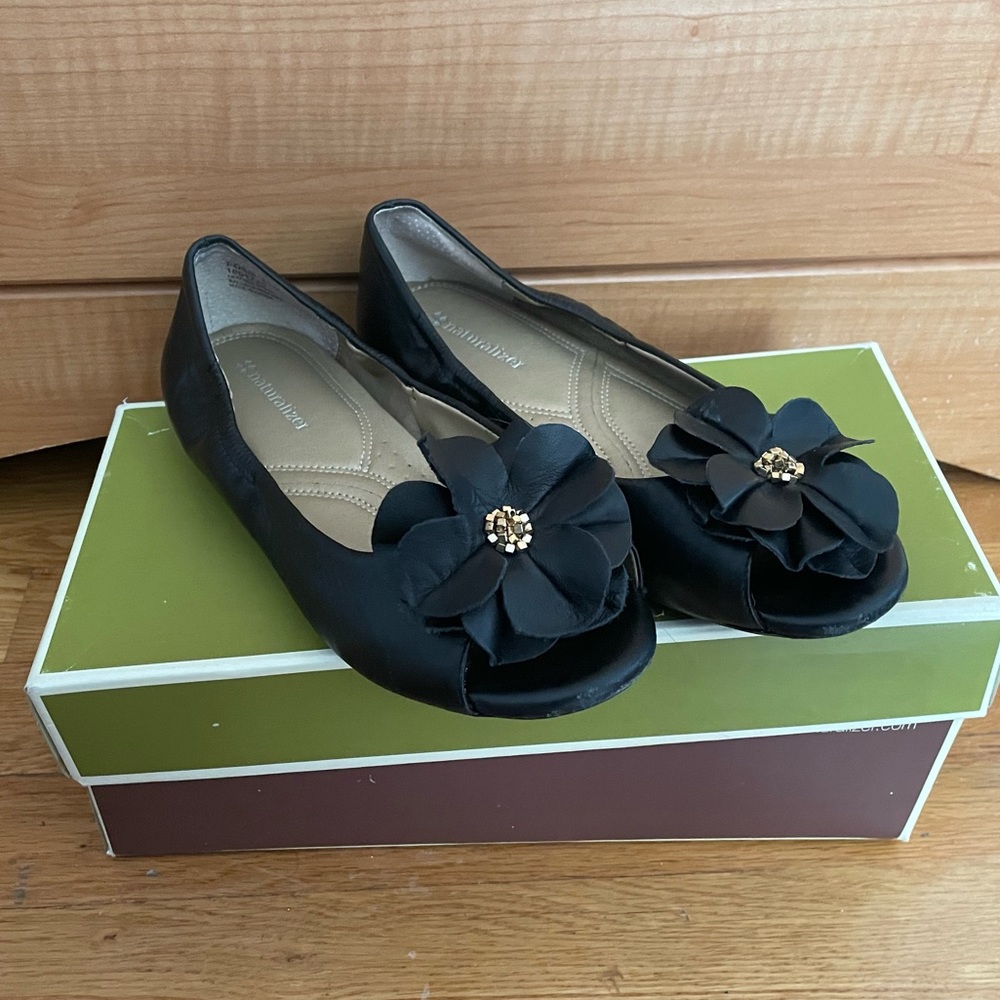 Black Leather Flats Women: 61/2